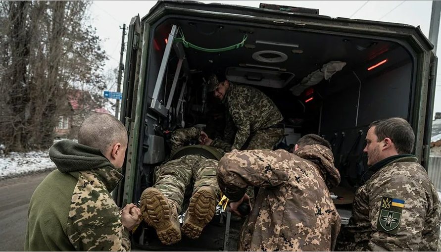 Боевой отряд полный провал 2024. ВСУ Бахмут. Российский солдат.